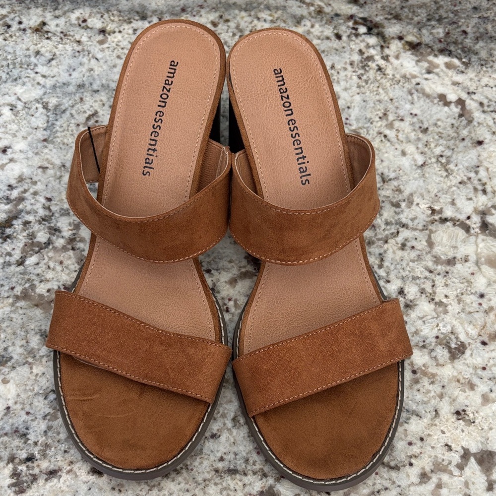 Amazon Essentials Women's Brown Slide Sandals